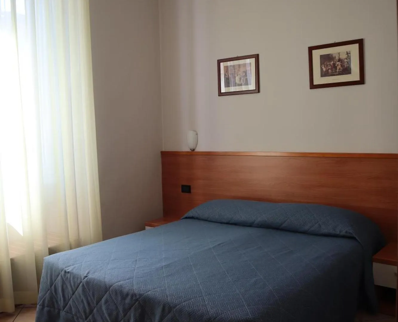 Szálloda Albergo Salerno Milánó
