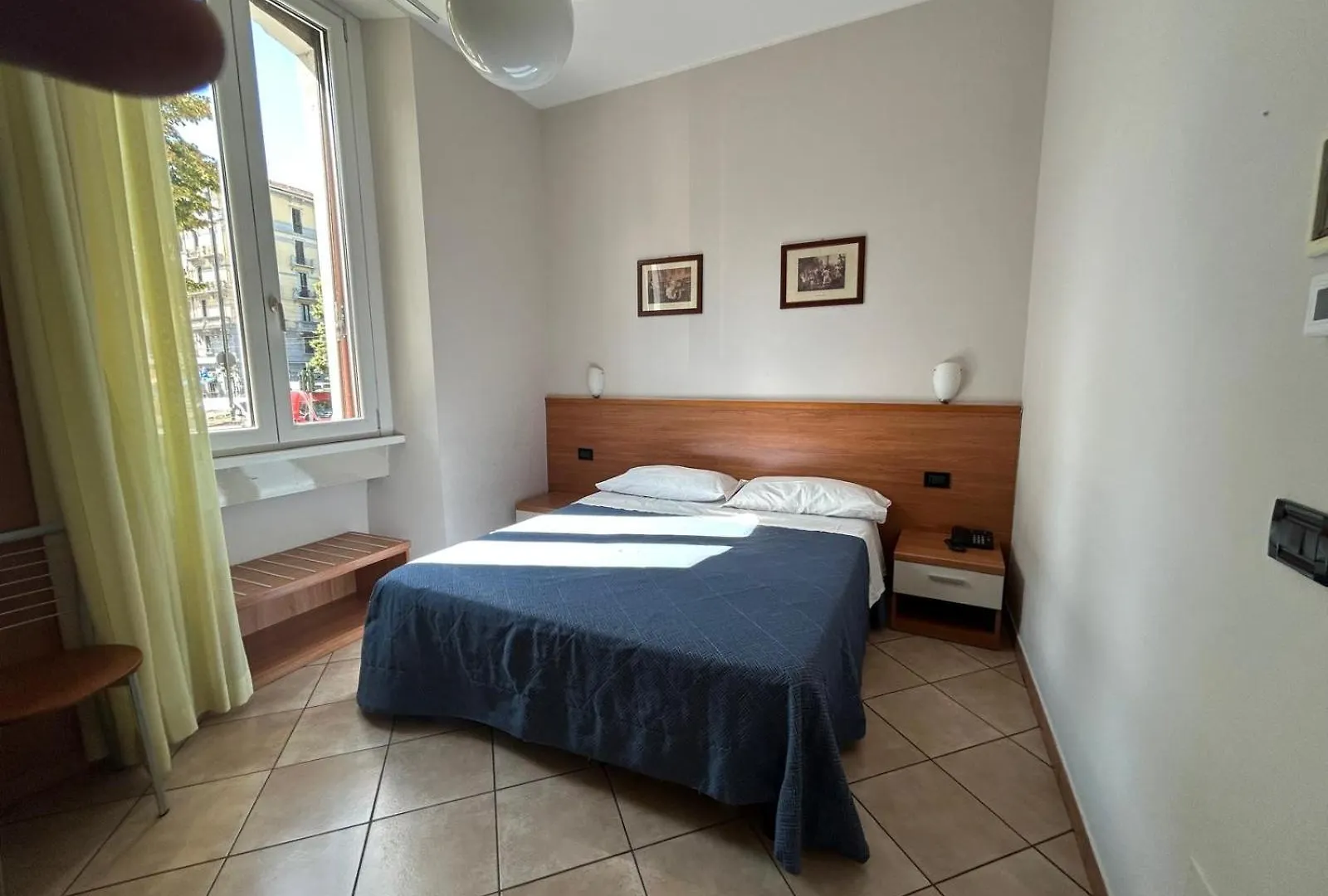 Szálloda Albergo Salerno Milánó