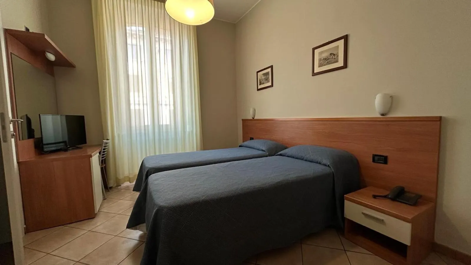 Albergo Salerno Milánó Szálloda