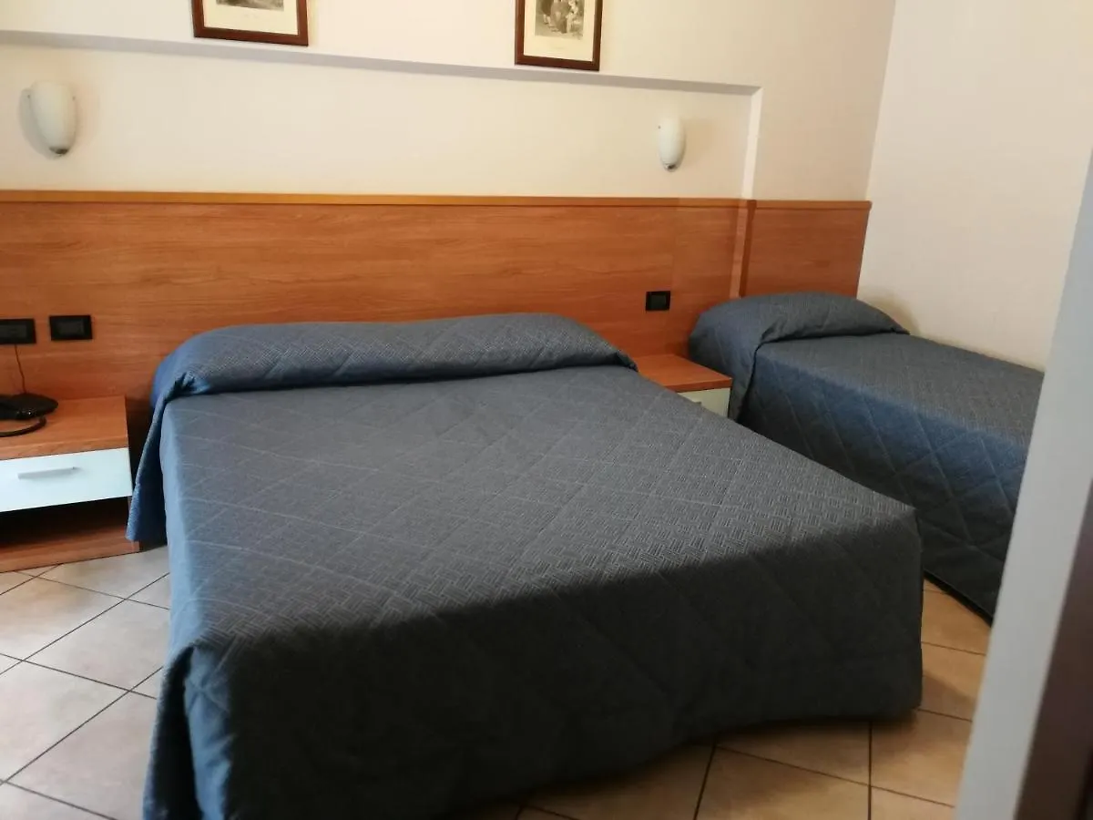 Albergo Salerno Milánó 3*,  Olaszország
