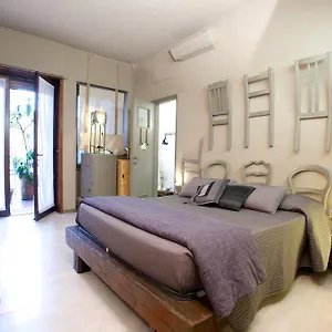 2* Couette-café Bed+art