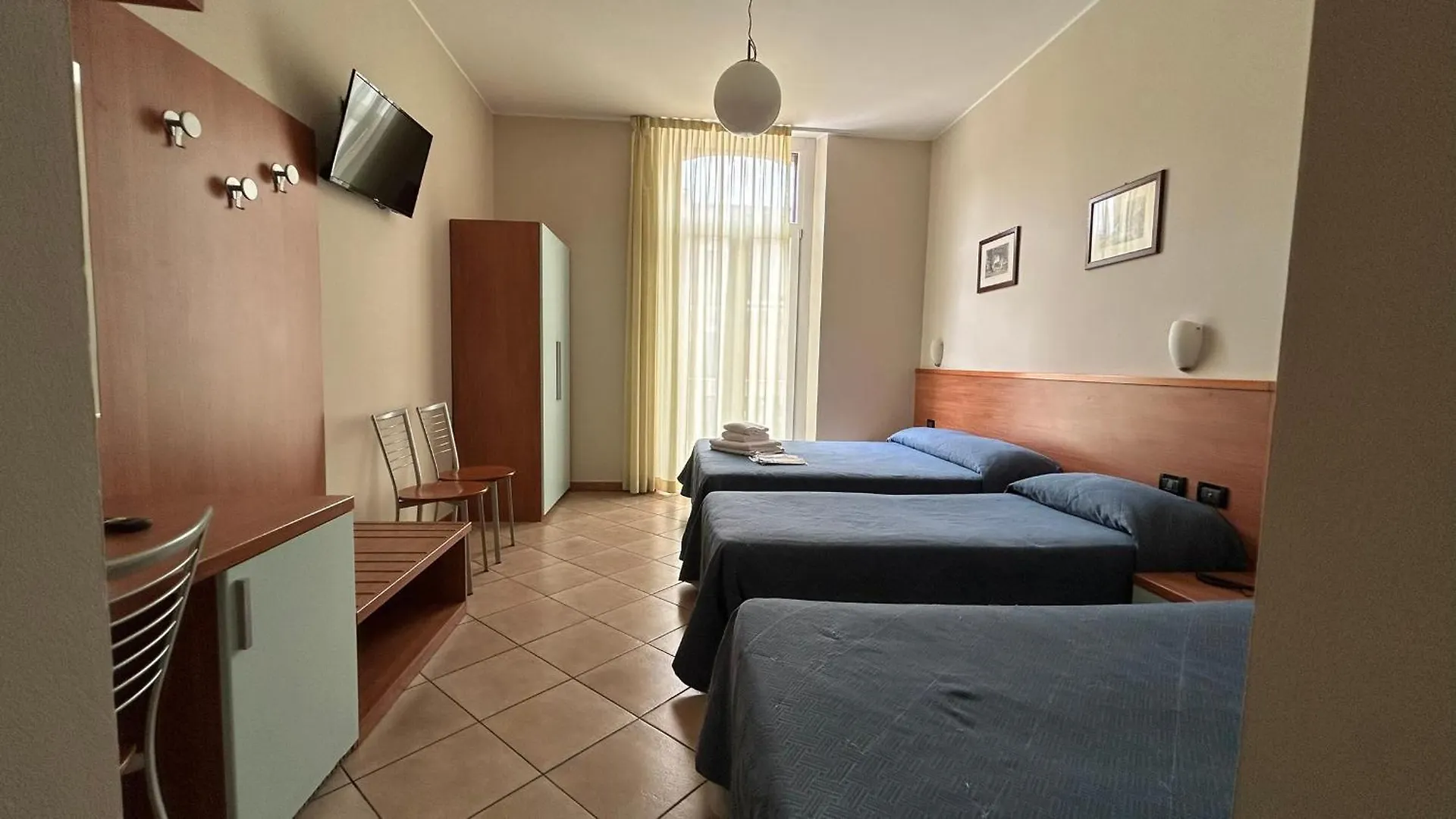 Albergo Salerno Milano 3*,  Italia