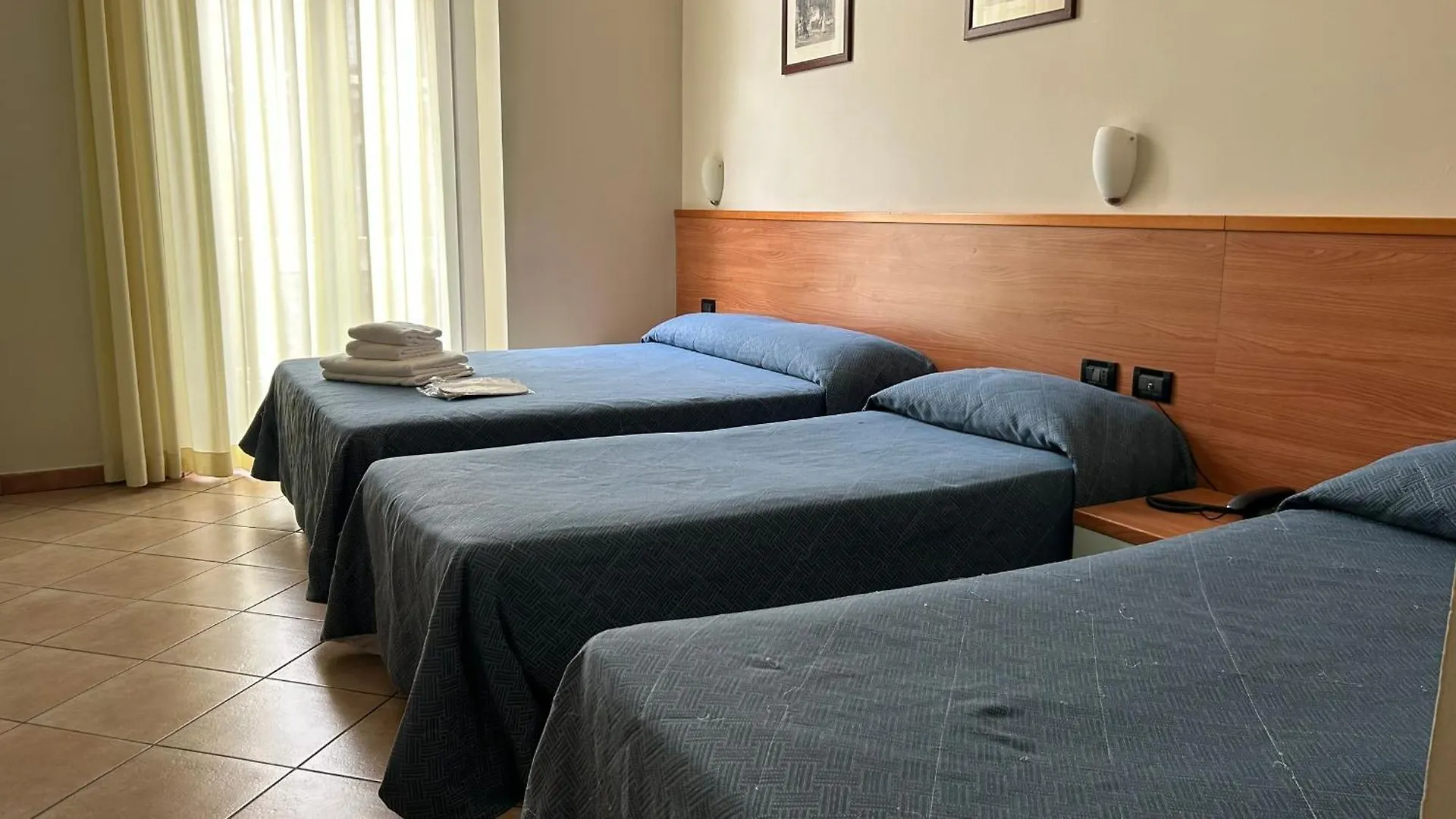 Albergo Salerno Milano 3*,  Italia