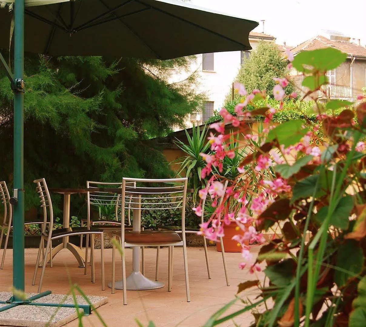 Albergo Salerno Milano 3*,  Italia